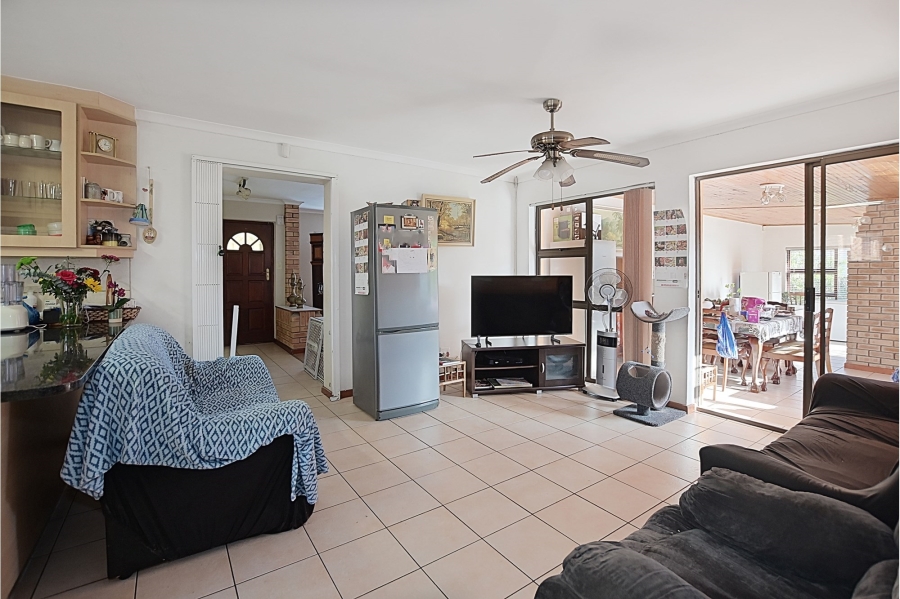 4 Bedroom Property for Sale in Welgelegen 3 Western Cape